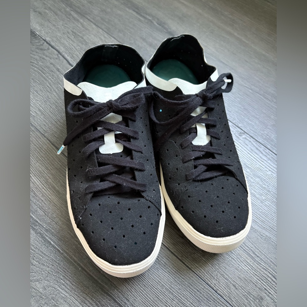 Native Mens Black Lace Up Lightweight Perforated Sneakers Size 8